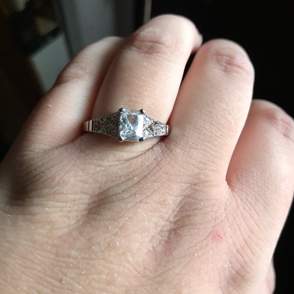 ❗️🆑❗️STERLING SILVER WHITE TOPAZ SIZE 9 - Picture 4 of 7